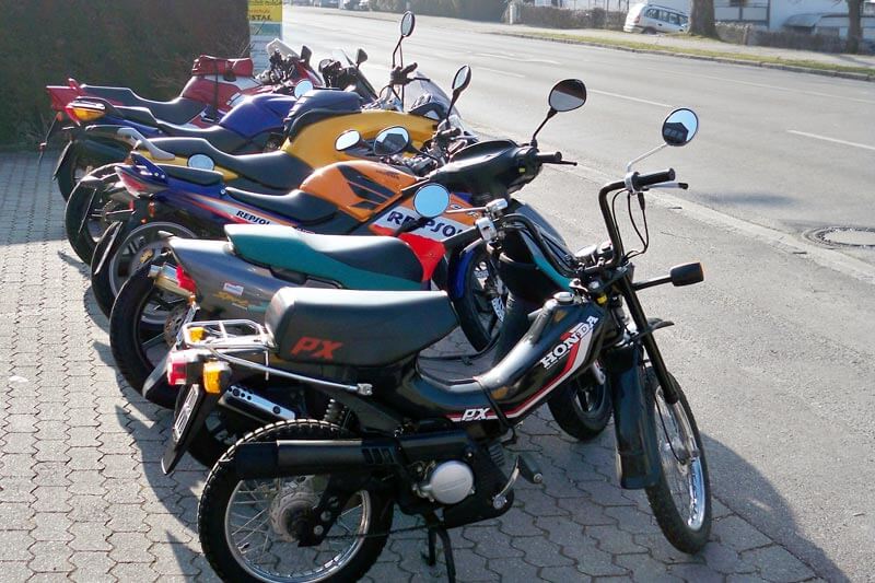 Motorräder der Fahrschule